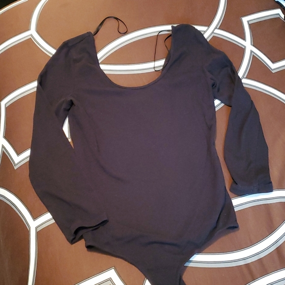Guess long sleeve bodysuit - Picture 2 of 5